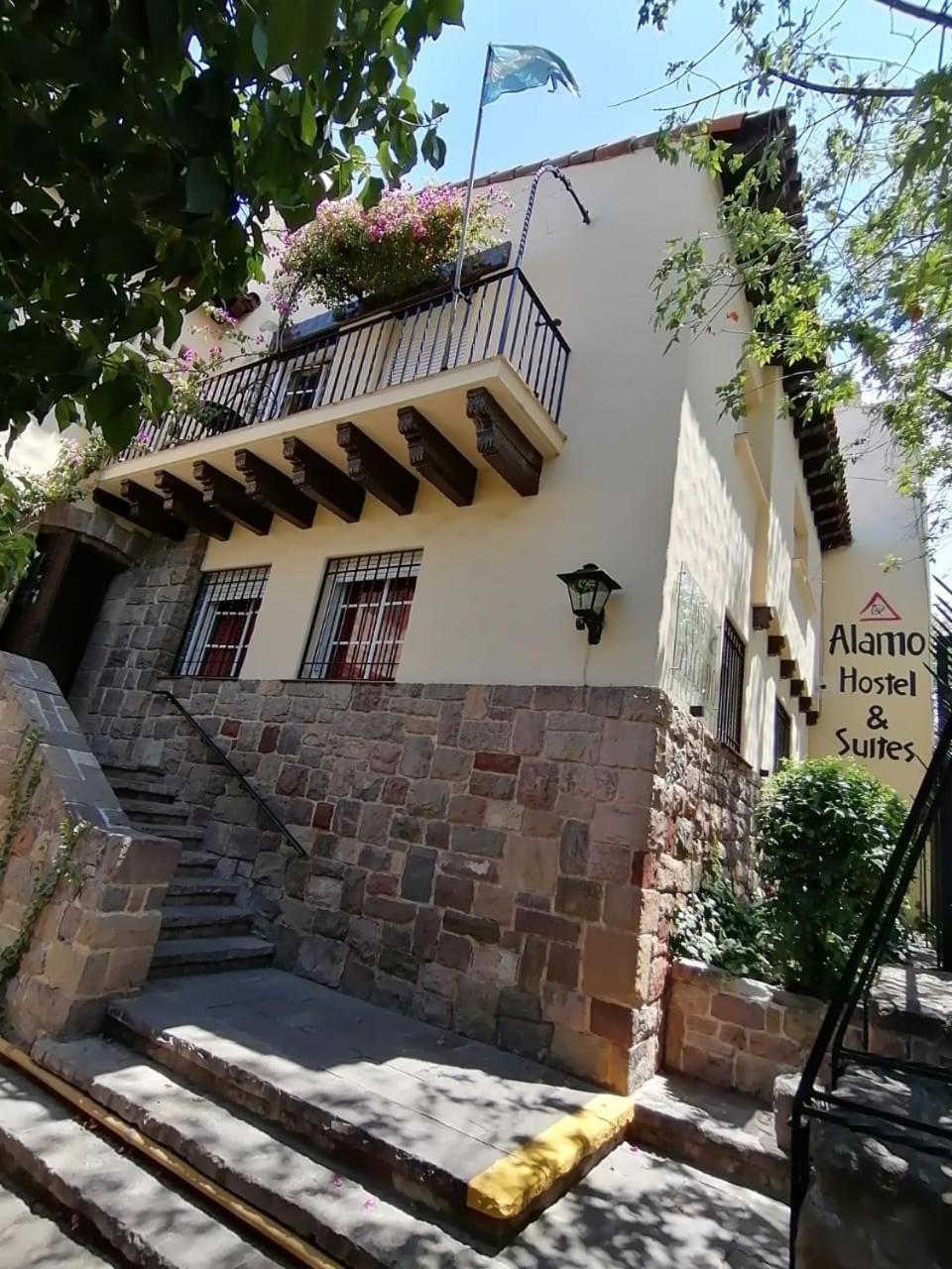 Alamo Hostel & Suites Мендоса Екстериор снимка