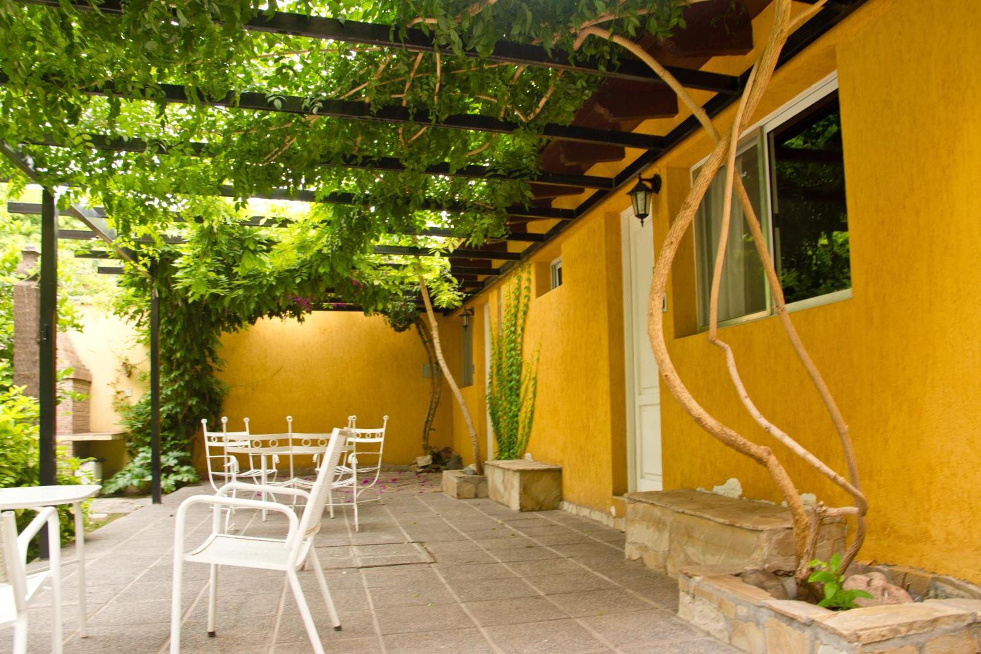 Alamo Hostel & Suites Мендоса Екстериор снимка